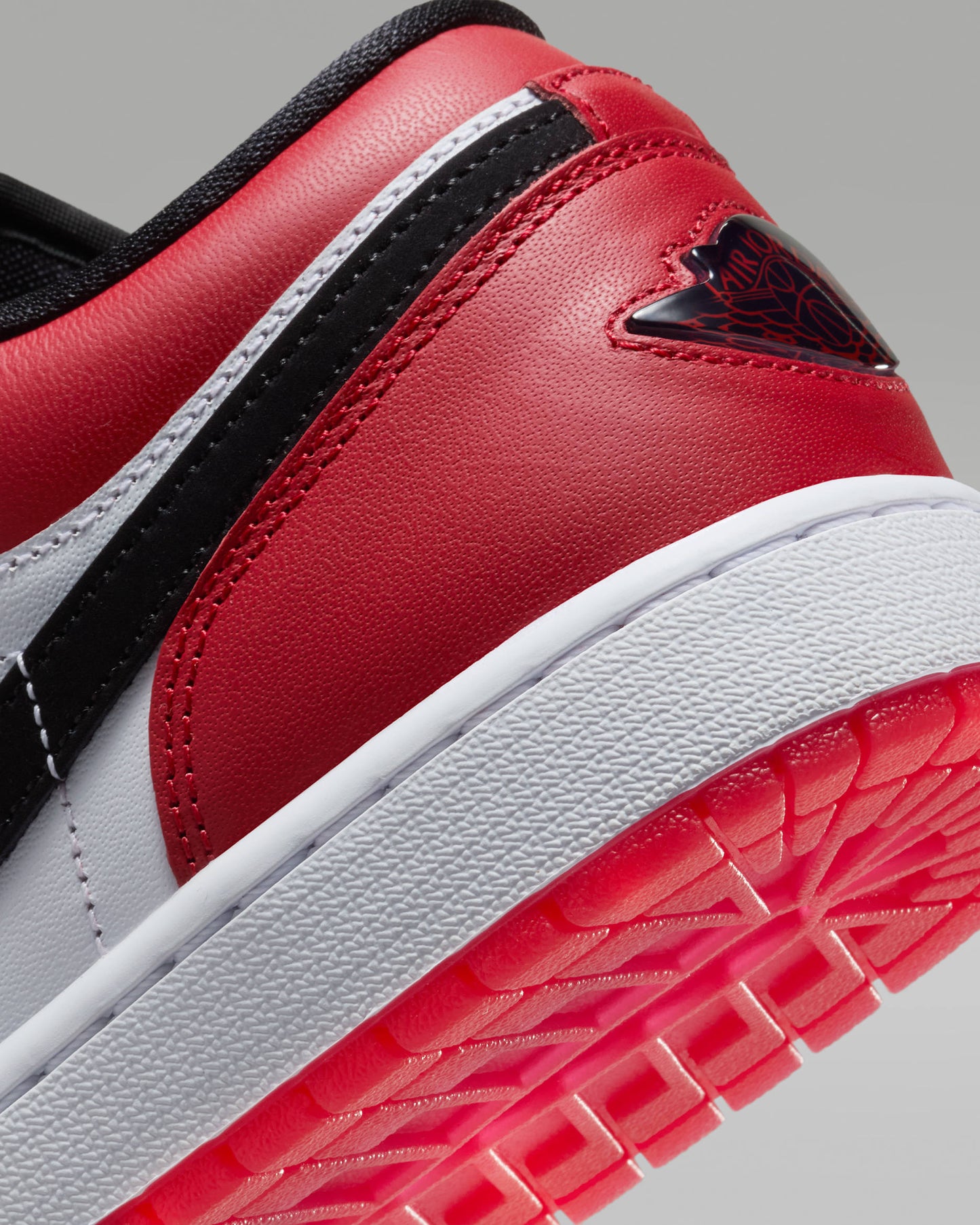 Jordan 1 Low SE White/Black/Gym Red